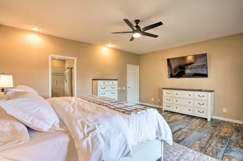 Luxe Glendale Retreat With Private Pool And Grill