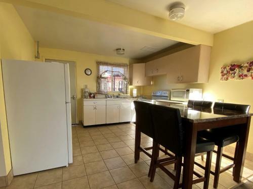 Posada 1 Or 3 Bedroom Apartment With Full Kitchen