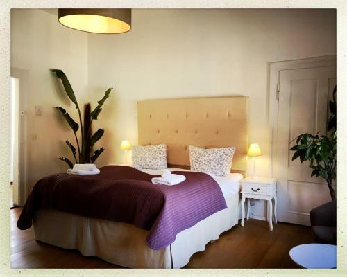Art Hotel & Hostel