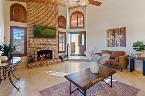 Upscale Phoenix Oasis With Small Private Pool And Spa!