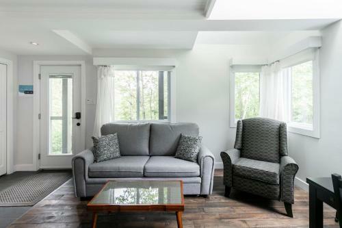 One Minute Walk From Mont-tremblant Village