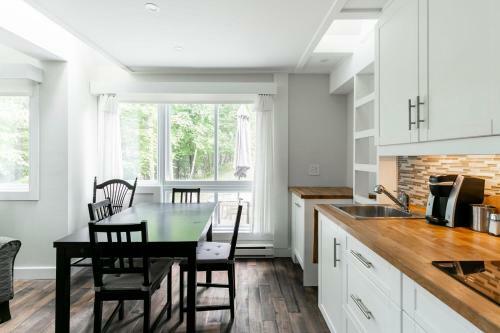 One Minute Walk From Mont-tremblant Village
