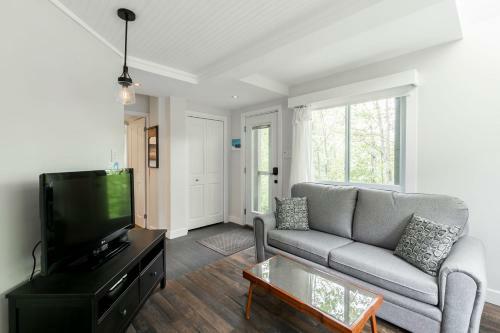 One Minute Walk From Mont-tremblant Village