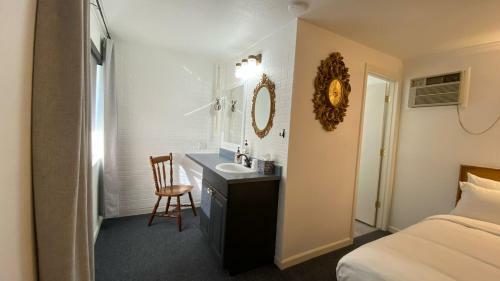 The Aztec Motel & Creative Space