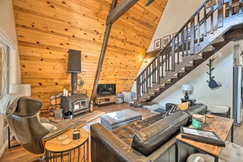 Warm A-frame Cabin With Pet-friendly Amenities