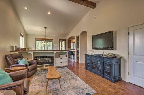 Private Prescott Cottage About 3 Miles To Town!
