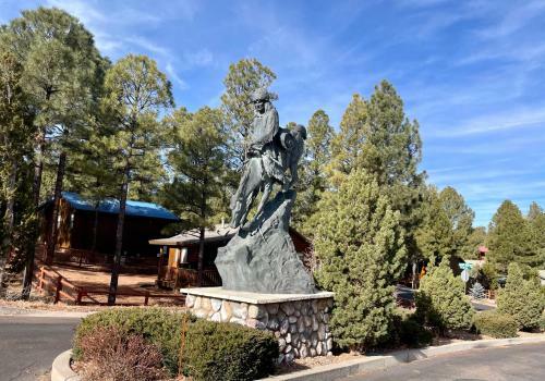 Whispering Pines Retreat W/balcony, View, Quiet