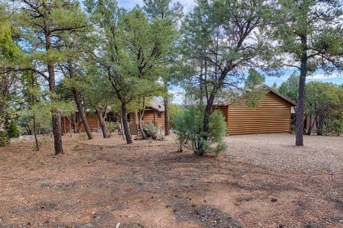 Scenic Show Low Cabin With Huge Deck And Grill!