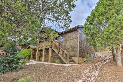 Rustic Show Low Cabin With Deck 3 Mi To Lake!