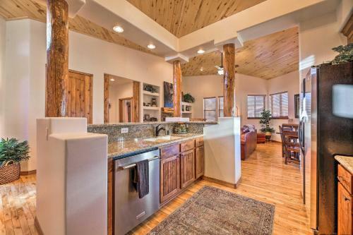 Spacious Show Low Home In The Torreon Lodges!