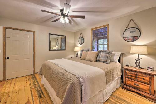 Charming Home With Fire Pit On Ouachita River