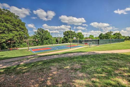 Bella Vista Townhome With Deck On Golf Course!