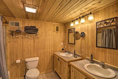 Sunny Greers Ferry Lake Home, 6 Mi To Marina