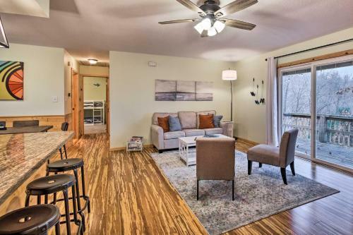 Lakehouse Landing At Beaver Lake Pool, Grill