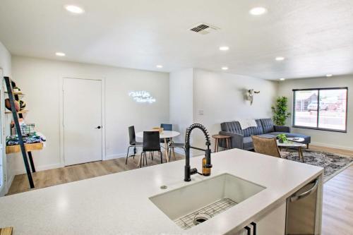 Chic Scottsdale-area Oasis With Private Yard!