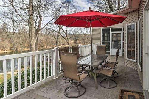 Luxurious Home With Direct River Access And Views