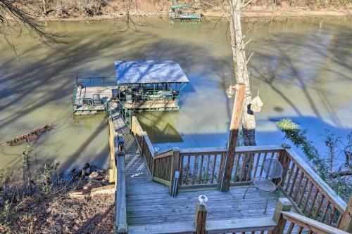 Riverfront Heber Springs Home Spacious Deck!