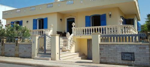 Casa Vacanza Fronte Mare - Villa Libert�