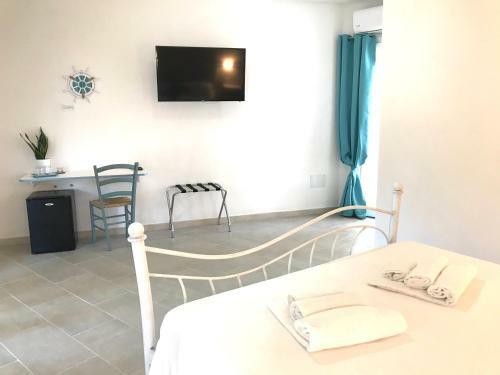 Angolo Mare Apartment & Rooms