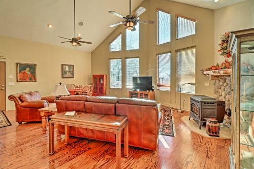 Norfork Cabin With Wraparound Deck And Mtn Views!