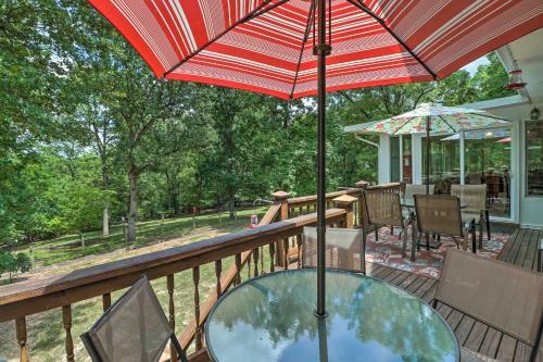 Charming Mountain Home Hideaway With Fire Pit!