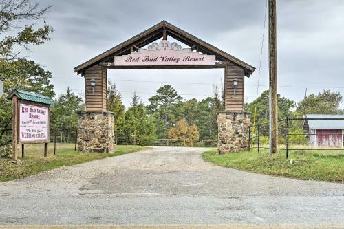 Apartamento Romantic Eureka Springs Cabin With Fireplace!