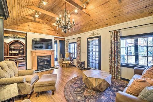 Eclectic Osage Cottage In Historic District