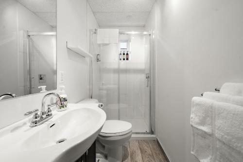 Old Port Montreal Apartments By Restavio