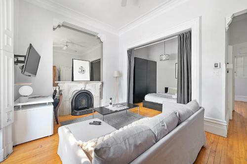 Old Port Montreal Apartments By Restavio