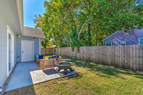 Eclectic North Little Rock House With Fire Pit!
