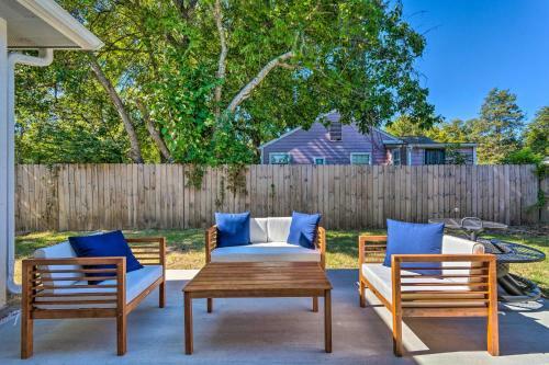Eclectic North Little Rock House With Fire Pit!
