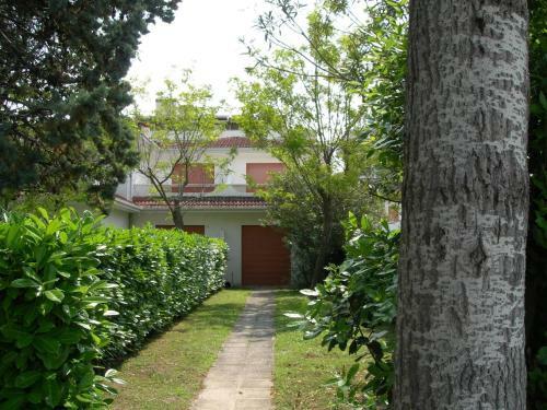 Beautiful Villa For 6 People - Tv - AC