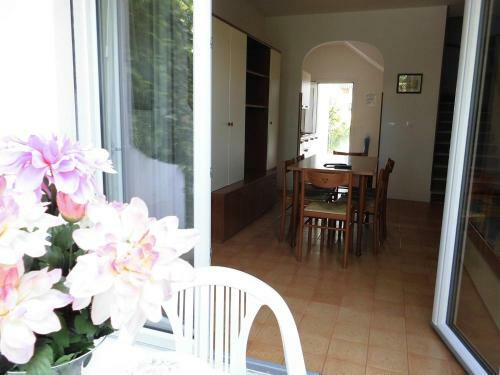 Beautiful Villa For 6 People - Tv - AC