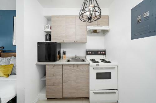 Hutchison Apartments By Restavio