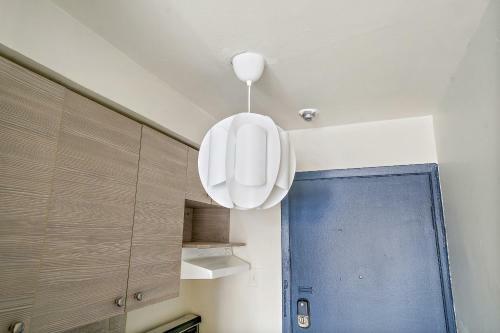 Hutchison Apartments By Restavio