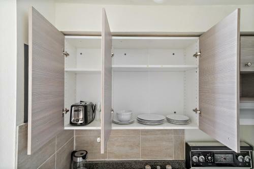 Hutchison Apartments By Restavio
