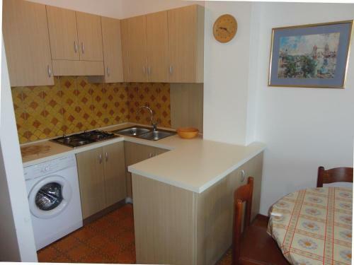 Apartment With Terrace For 5 People Near The Beach