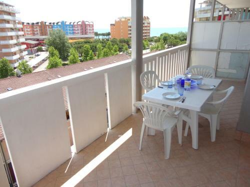 Apartment With Terrace For 5 People Near The Beach