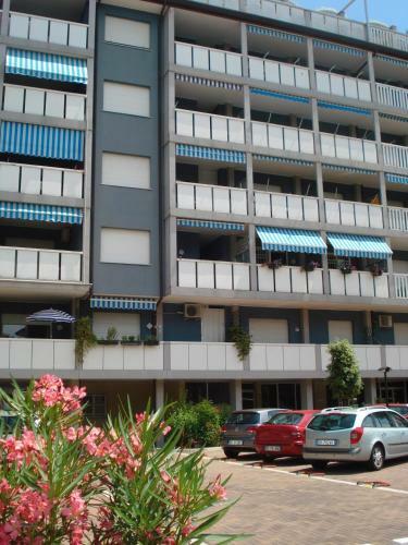 Apartment With Terrace For 5 People Near The Beach
