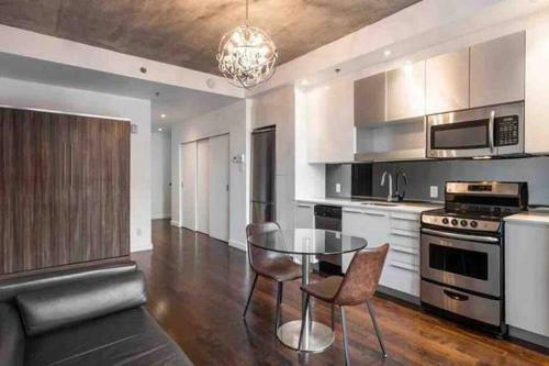 Apartamento Sunny & Comfy Condo With City View