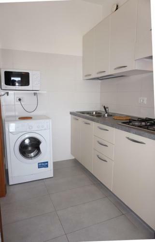 Beautiful Two-room Apartment For 6 People Facing The Sea