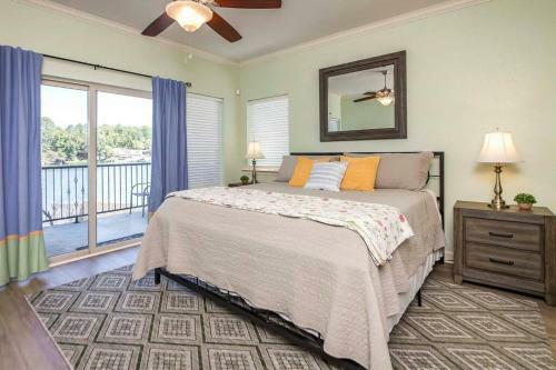 Apartamento Unique, Lakefront Corner Condo With 2 En Suite Brs
