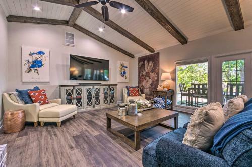 Lake Hamilton Escape With Deck, Games And Water Views!