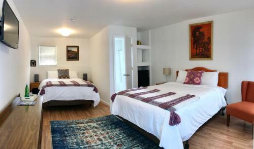 Hotel Dame Fortune's Cottage Court