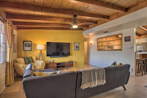 Vibrant Tucson Home Pool, Hot Tub And Fire Pit