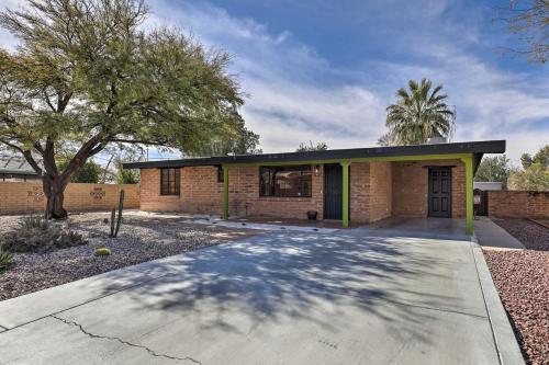 Vibrant Tucson Home Pool, Hot Tub And Fire Pit