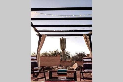 Desert Vibrations - A Private Retreat