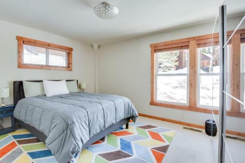 Contemporary Snow Crest
