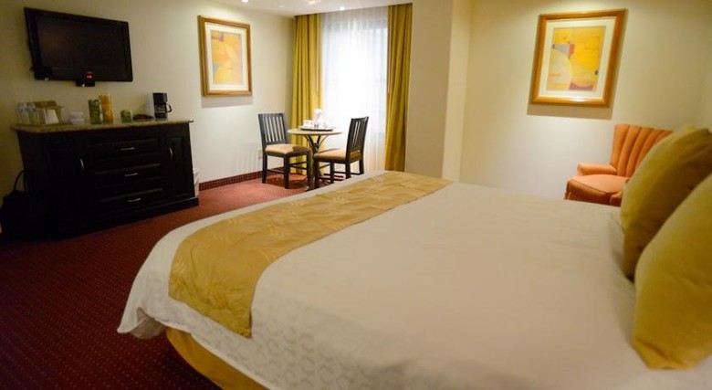 Hotel Ticu�n