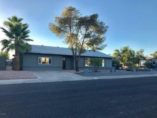 Pool Villa House In North Phoenix